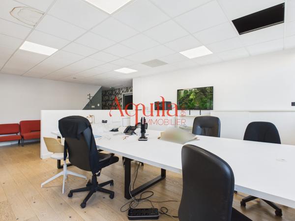 LIMONEST BUREAUX 225m² + PARKING