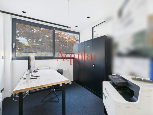 LIMONEST BUREAUX 225m² + PARKING