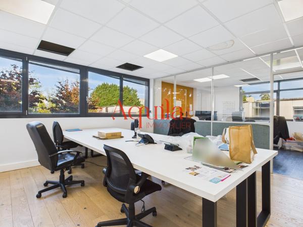 LIMONEST BUREAUX 225m² + PARKING