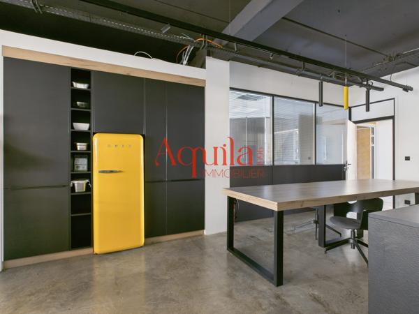 LIMONEST BUREAUX 225m² + PARKING