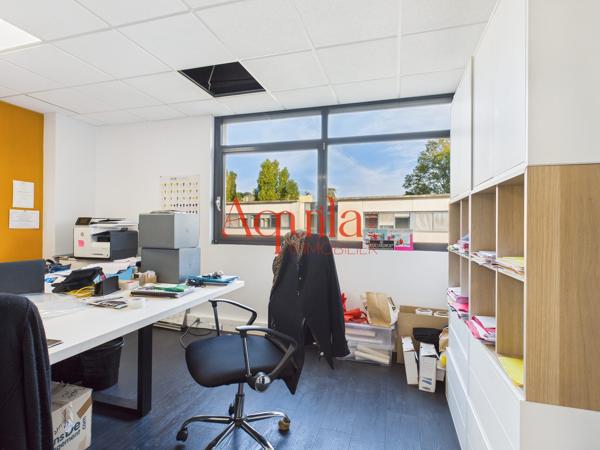 LIMONEST BUREAUX 225m² + PARKING