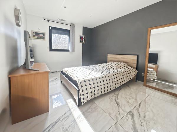 Maison de Grand Standing à Vendre à Allauch - 5 pièces avec Piscine