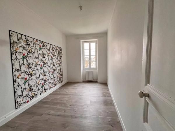 REF A3-40 - SAINTES RIVE DROITE  - TYPE 3