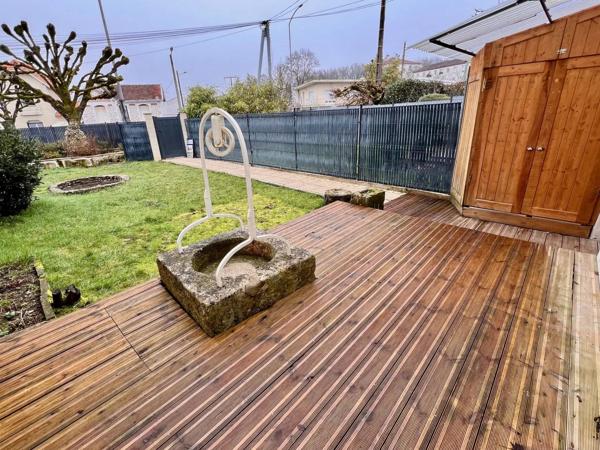 REF A3-40 - SAINTES RIVE DROITE  - TYPE 3
