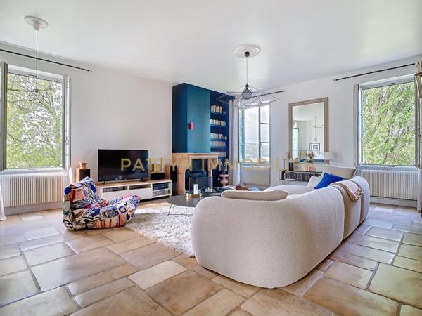 Neuville-sur-Saône (69250) Sublime T4 rénové dans un ancien couvent