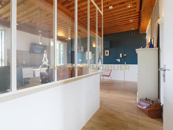 Neuville-sur-Saône (69250) Sublime T4 rénové dans un ancien couvent