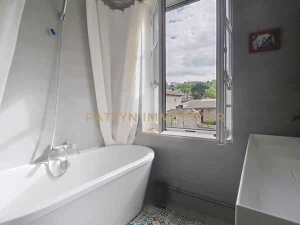 Neuville-sur-Saône (69250) Sublime T4 rénové dans un ancien couvent