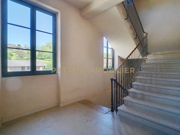 Neuville-sur-Saône (69250) Sublime T4 rénové dans un ancien couvent