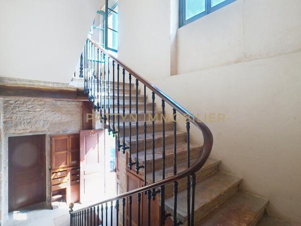 Neuville-sur-Saône (69250) Sublime T4 rénové dans un ancien couvent