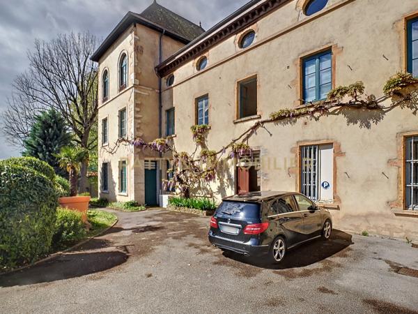 Neuville-sur-Saône (69250) Sublime T4 rénové dans un ancien couvent