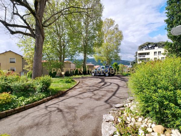 Neuville-sur-Saône (69250) Sublime T4 rénové dans un ancien couvent