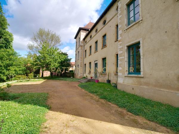 Neuville-sur-Saône (69250) Sublime T4 rénové dans un ancien couvent