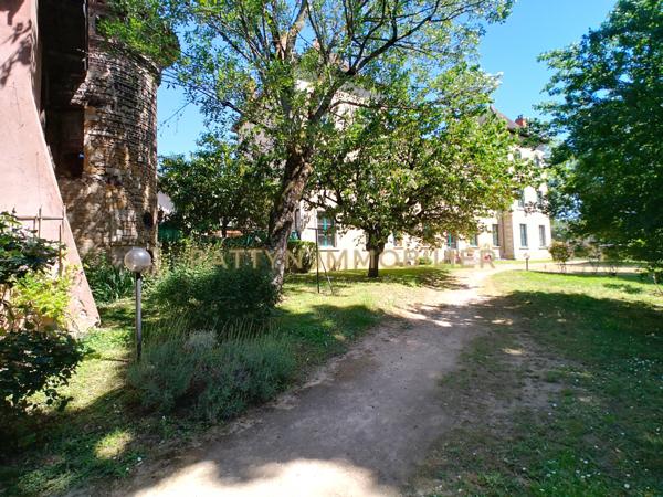 Neuville-sur-Saône (69250) Sublime T4 rénové dans un ancien couvent