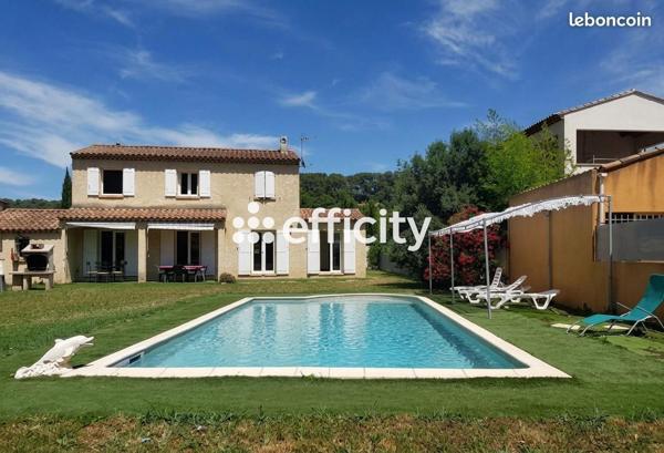 Maison
         6 pièces
        - 127 m² 540 000 € *