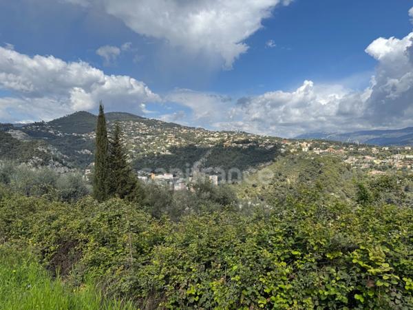 Terrain constructible – Nice, secteur Clinique Saint-George – Exclusivité Capifrance