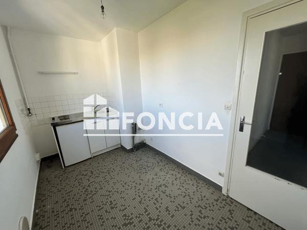 Location Studio 31 m² - 45 RUE DE SILLERY Reims 51100