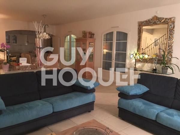Tarascon  Bastide moderne 149 m² 3 chambres jardin Piscine