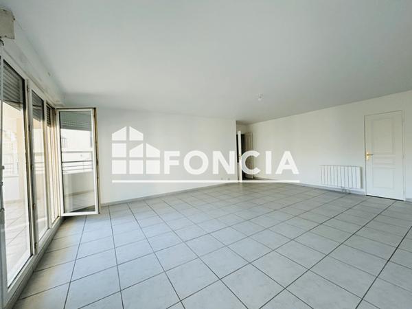 Location Appartement 4 pièces 102.92 m² - 33 RUE DU CAPITAINE CASANOVA Toulon 83000