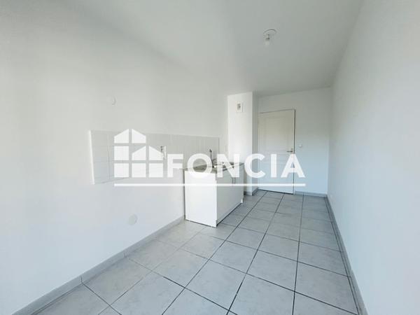 Location Appartement 4 pièces 102.92 m² - 33 RUE DU CAPITAINE CASANOVA Toulon 83000