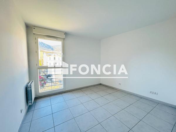 Location Appartement 4 pièces 102.92 m² - 33 RUE DU CAPITAINE CASANOVA Toulon 83000