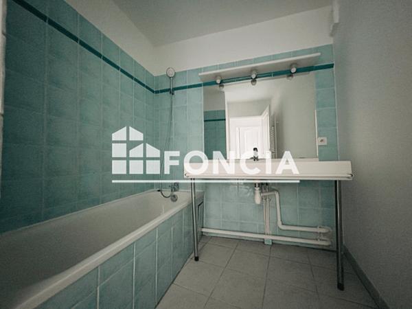 Location Appartement 4 pièces 102.92 m² - 33 RUE DU CAPITAINE CASANOVA Toulon 83000