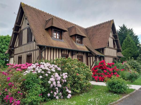 Propriété de charme, au calme, proche de Moyaux