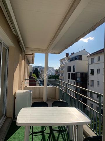Appartement  2 pièce(s) 50 m2  LOGEMENT NU