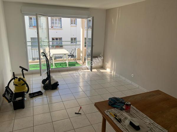Appartement  2 pièce(s) 50 m2  LOGEMENT NU