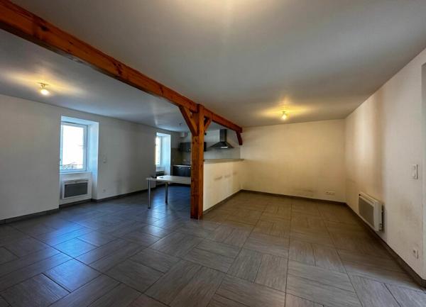 Appartement à louer    4 pièces • 96,90 m2 Lablachère