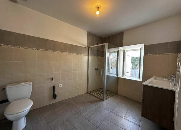 Appartement à louer    4 pièces • 96,90 m2 Lablachère