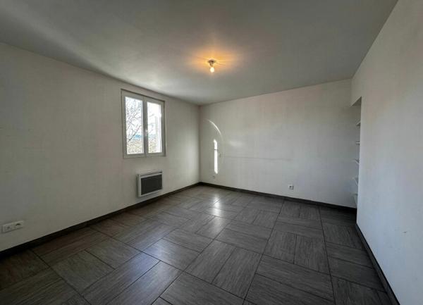 Appartement à louer    4 pièces • 96,90 m2 Lablachère