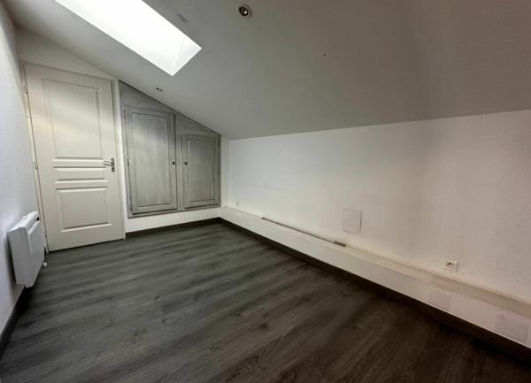 Appartement à louer    4 pièces • 96,90 m2 Lablachère