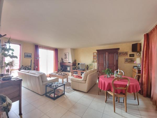 VILLA PLAIN PIED AVEC JARDIN ARBORE IDEAL POUR LES AMOUREUX DE LA NATURE