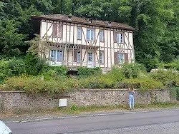 Maison de maître  7 000 m2 de bois .