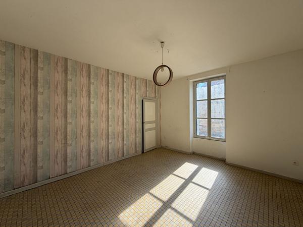 Maison proche centre ville de Baugé !