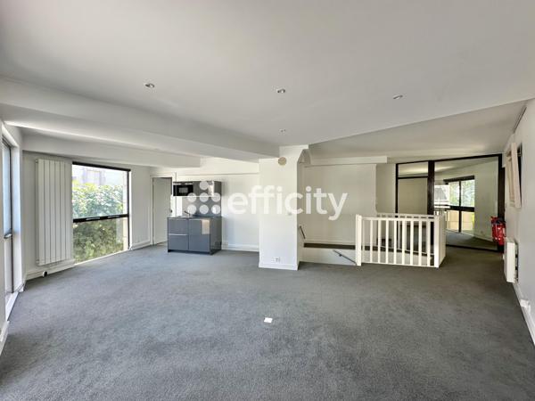 Local Commercial
         3 pièces
        - 88 m² 501 975 € *