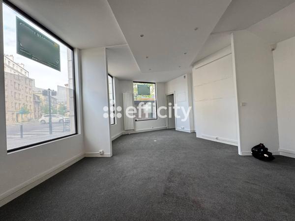 Local Commercial
         3 pièces
        - 88 m² 501 975 € *