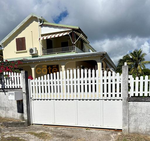 Location Appartement67,07 m² - 2 Pièces - SAINTE ANNE (97180)