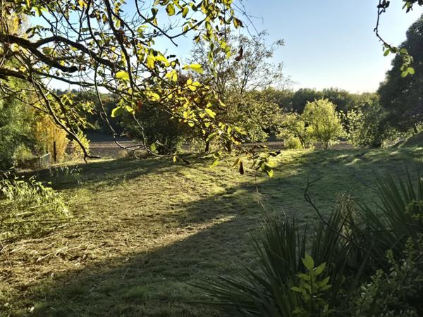 Belles pierres à rénover avec beau potentiel de 300m², CONDOM 32100