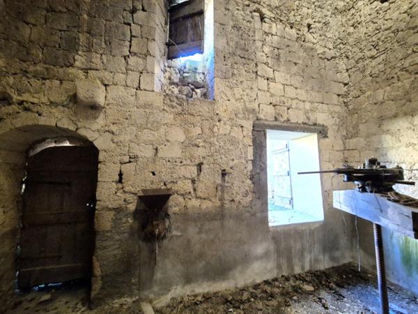 Belles pierres à rénover avec beau potentiel de 300m², CONDOM 32100