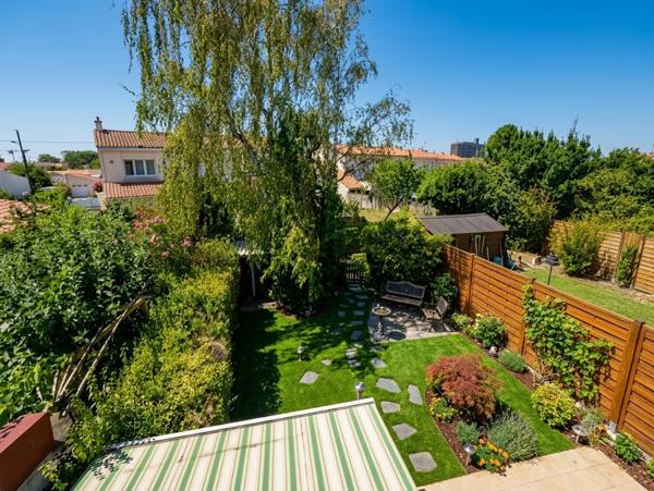 Maison Rezé Bas Landreau, proche tramway,toutes commodités 297 000 € FAI REF : 3530MG – nantes Sud Immobilier