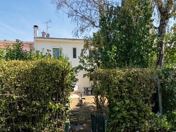 Maison Rezé Bas Landreau, proche tramway,toutes commodités 297 000 € FAI REF : 3530MG – nantes Sud Immobilier