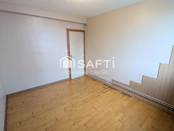 Appartement F2, double séjour, 1 chambre, cave