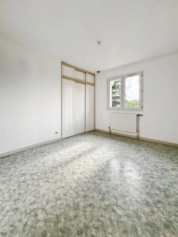 Aux portes du Mans, pavillon sur sous-sol de 100 m² avec 3 chambres sur terrain de 2 226 m²