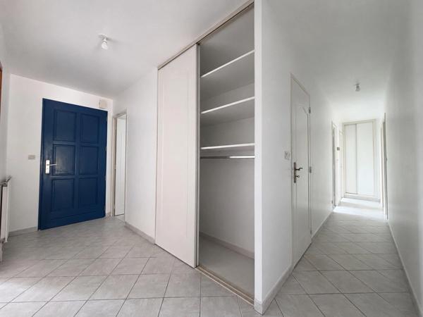 Aux portes du Mans, pavillon sur sous-sol de 100 m² avec 3 chambres sur terrain de 2 226 m²