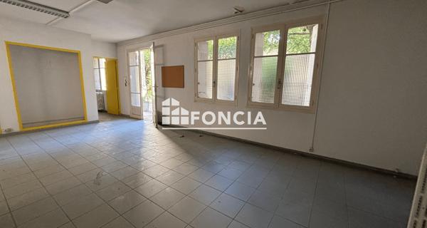 À vendre Local commercial 54.1 m² - Avignon 84000