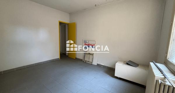 À vendre Local commercial 54.1 m² - Avignon 84000
