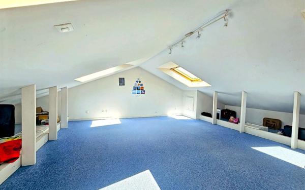 Maison à vendre    7 pièces • 159,08 m2 Aigremont