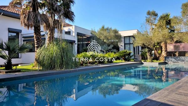 Maison de famille ou de reception, dans un ecrin de calme proche Biarritz