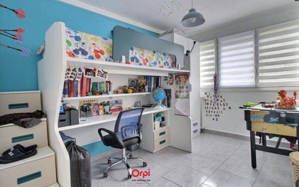 Appartement à vendre    4 pièces • 78,03 m2 Marseille 10